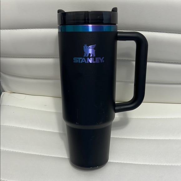Stanley Black Travel Mug with Handle - Picture 1 of 6